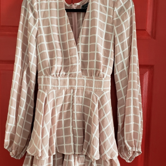 Rompers - Picture 1 of 6